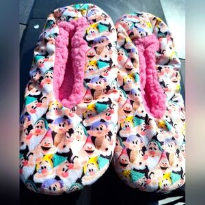 Disney Seven Dwarfs Slippers size medium